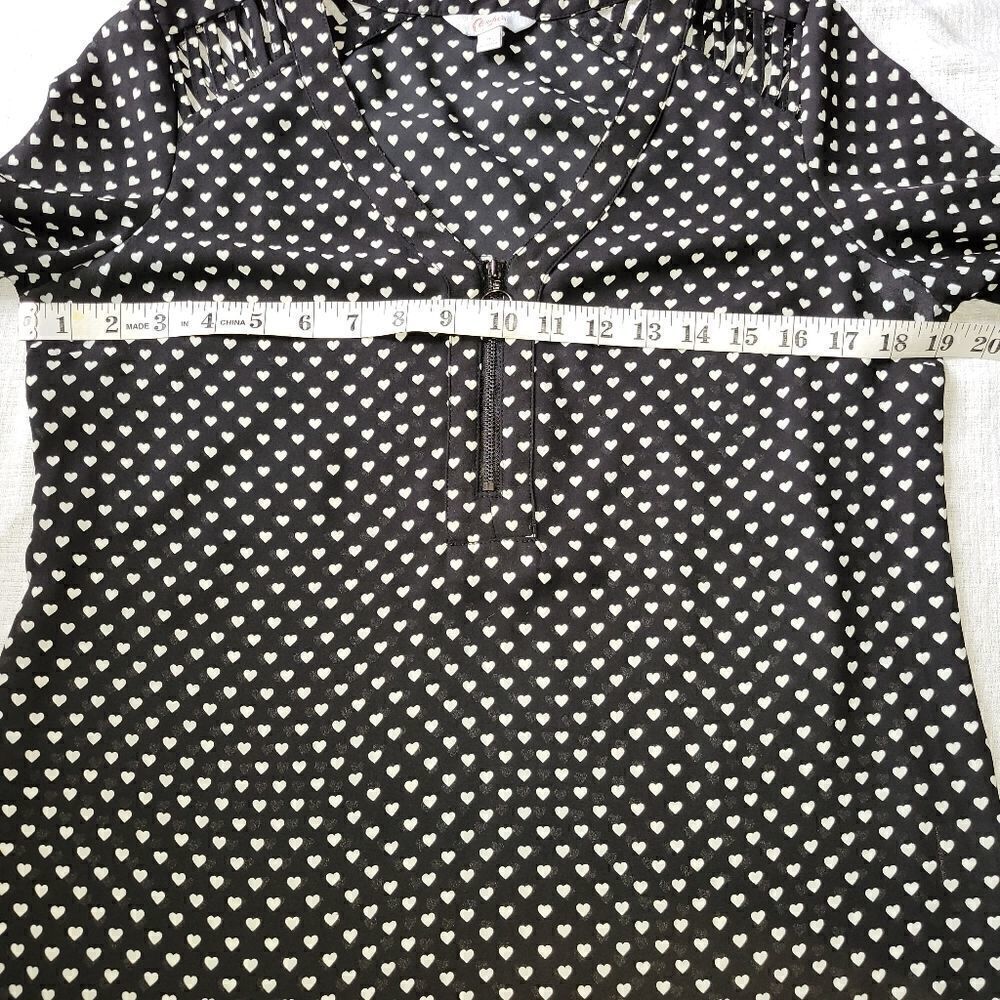 Candie's Black Beige Heart Zip V-neck Top Medium Mint Condition - Picture 5 of 8